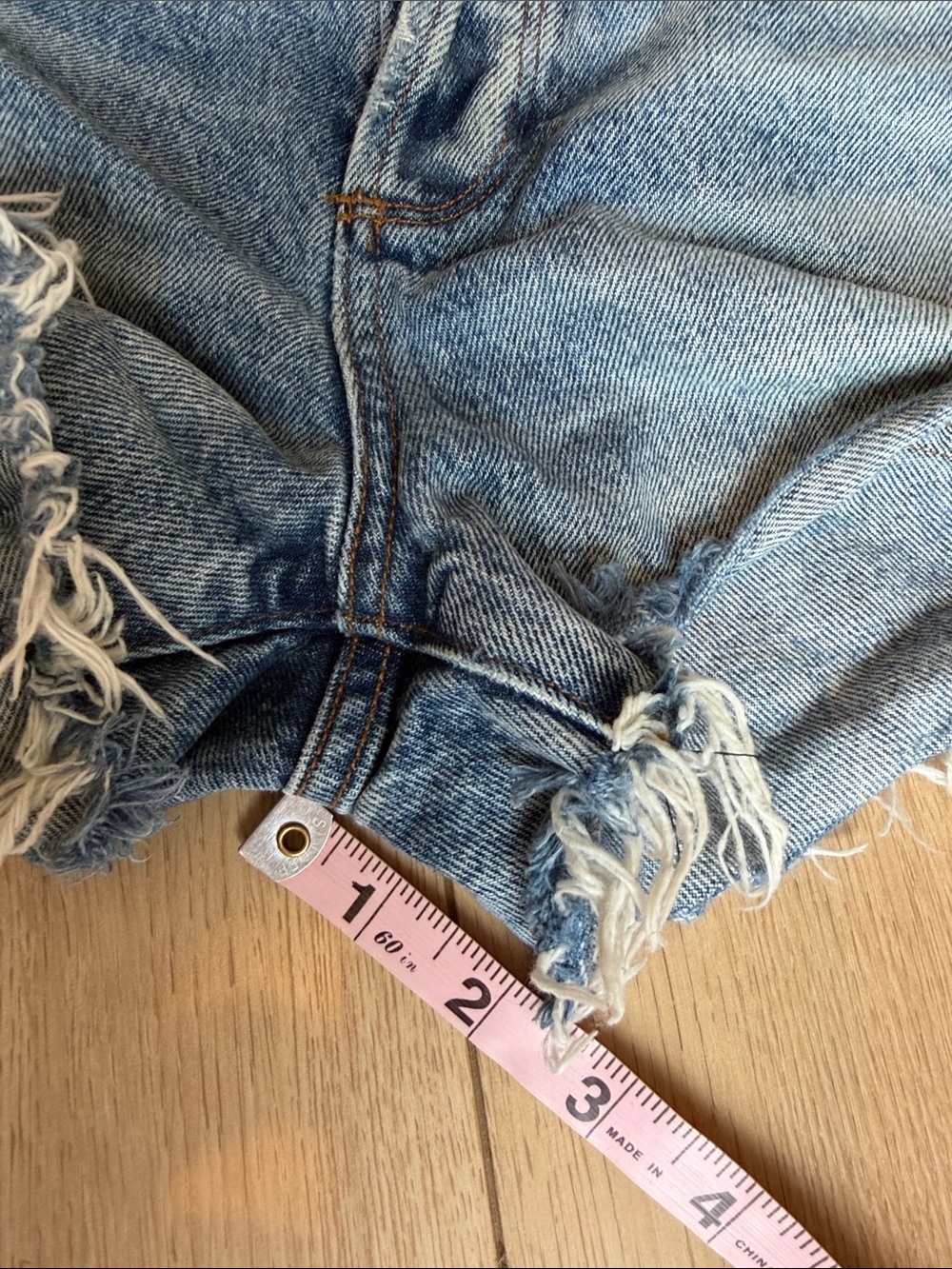 Agolde high rise medium Blue Jaden Distressed Denim Cutoff Shorts size 25 - Picture 11 of 16